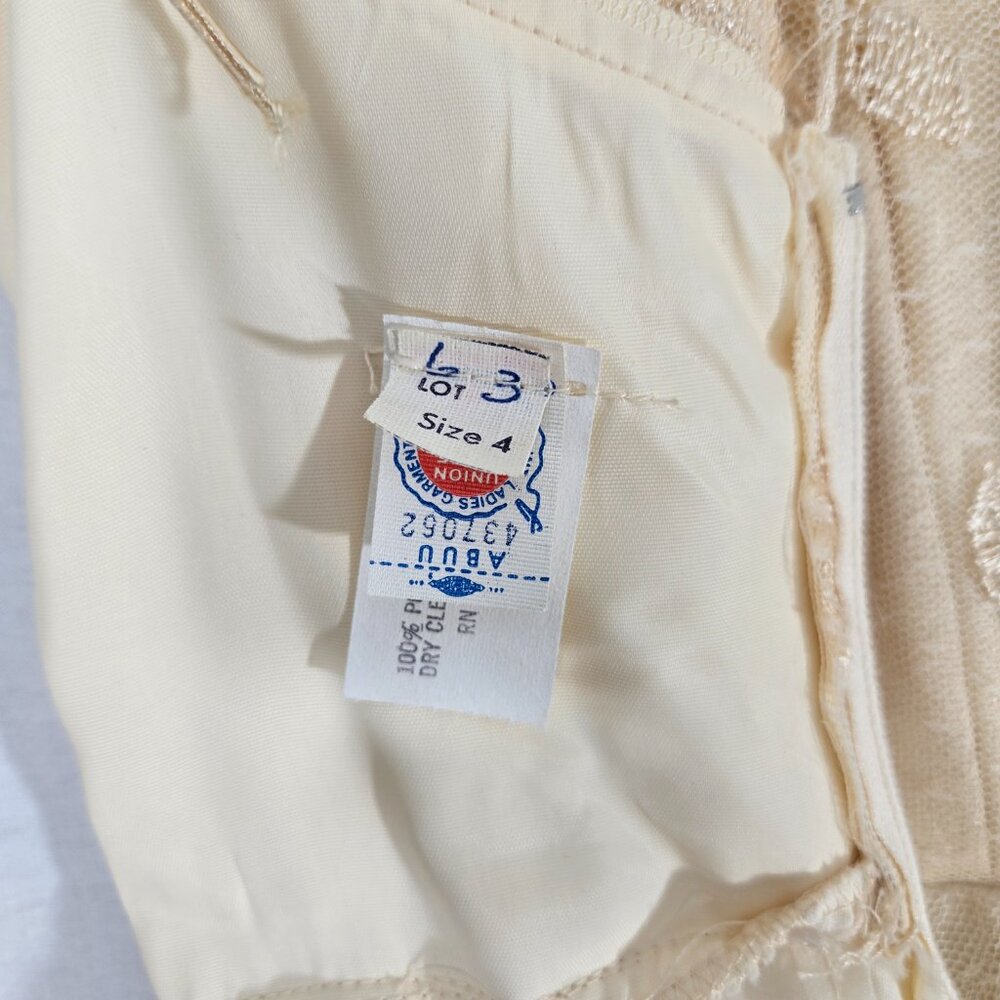 Vintage ILGWU UNION MADE Fairy Modern Edwardian CREAM Wedding Gown Dress Size 4. - Picture 13 of 17